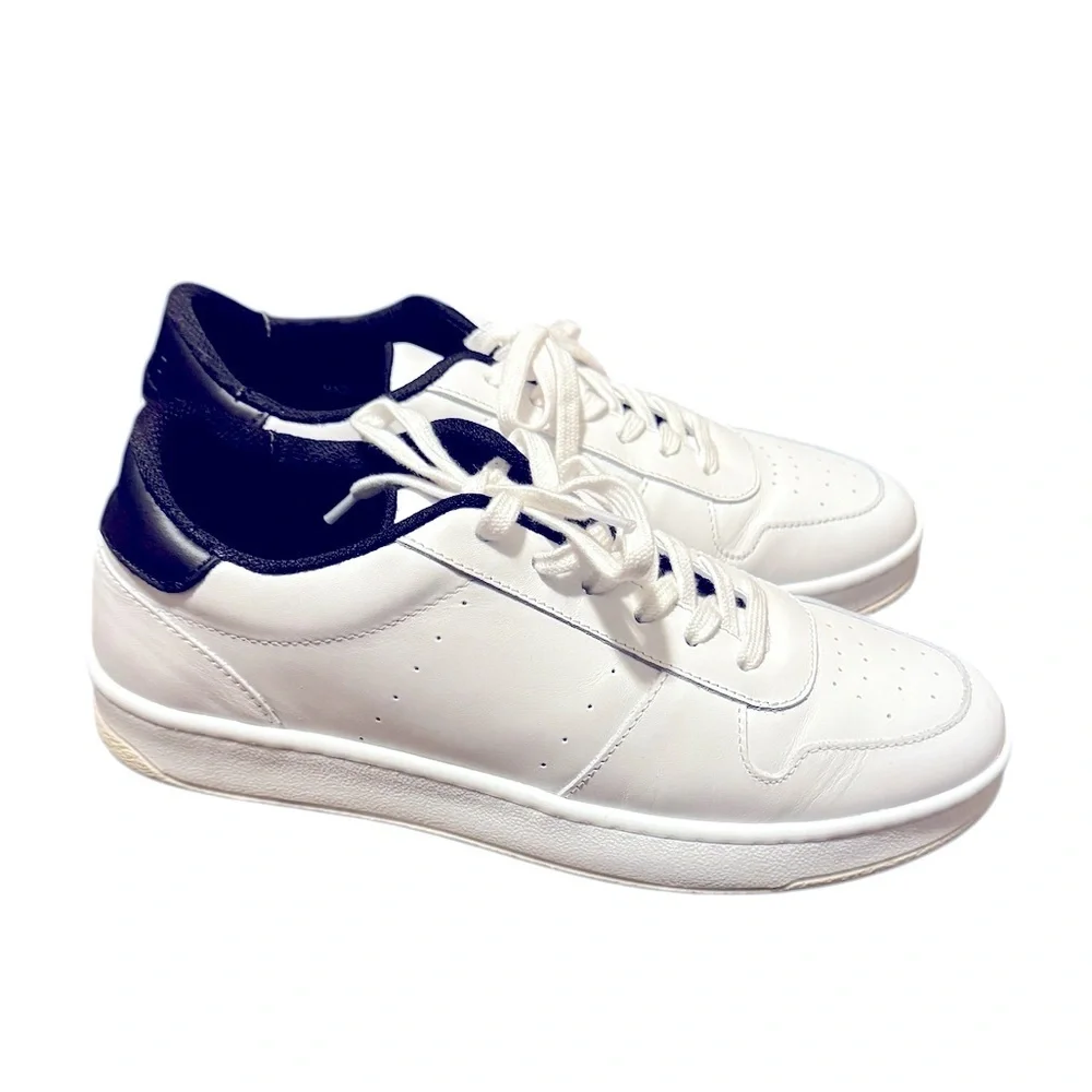 Paige Remy Sneakers Womens Size 8 White BlackWalking Shoes Comfortable